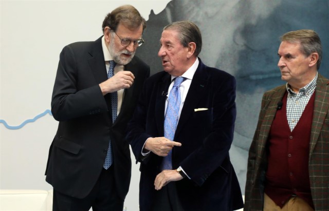 O Parlamento de Galicia homenaxea a Carlos Casares no 20 aniversario do seu falecemento